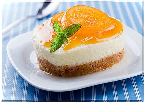 Light desserts: yogurt cake.