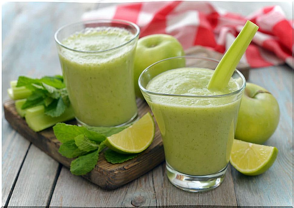 Apple and Green Vegetable Smoothie