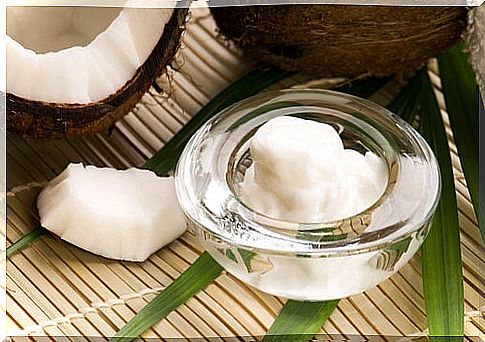 How to clean the face with coconut oil?