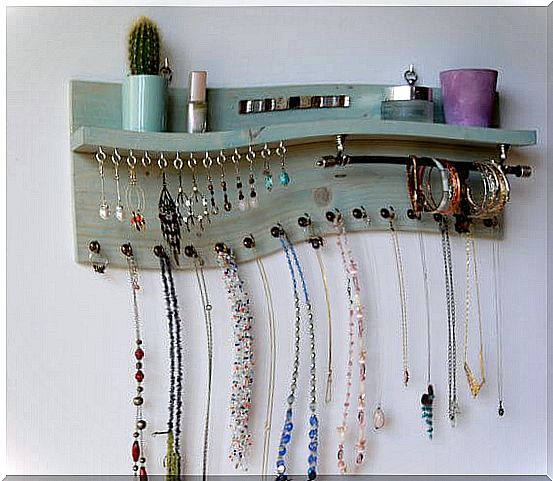 Ideas to make a wall organizer for your accessories