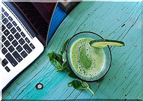 Spinach juice to strengthen the immune system