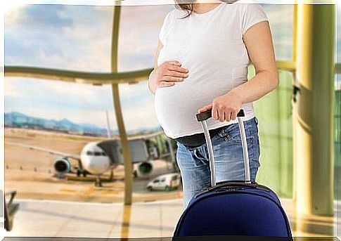 Pregnant prepared to travel in summer.