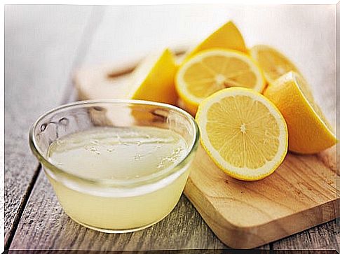 lemon juice to remove odor from clothes