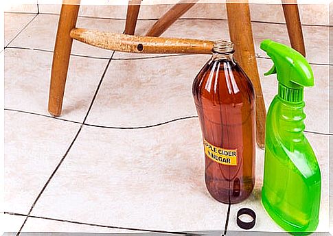 Apple cider vinegar and lemon to remove bad smell from clothes